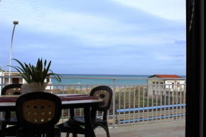 Отель Holyday on the beach, Алькамо Марина